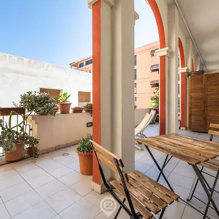 The Bright Apartamento Cagliari